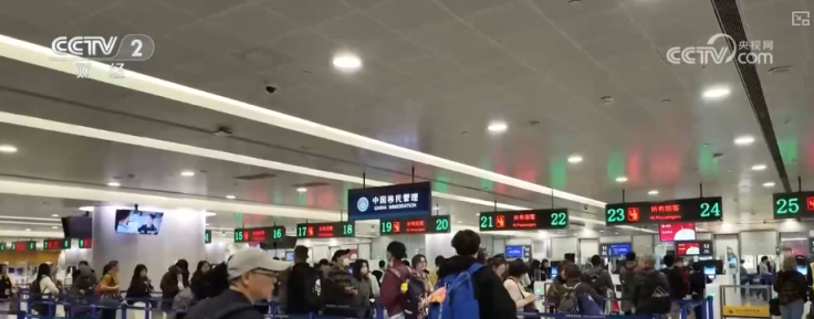 假日出行“火热”、出入境“双向奔赴”借助旺盛出行数据透视活力中国(图1)