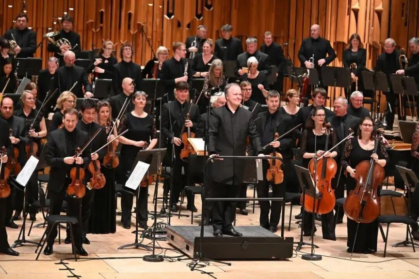 “大戏看北京”3月文艺资讯话剧《傲慢与偏见》:以舞台重现名著诠释真情与成长(图35)