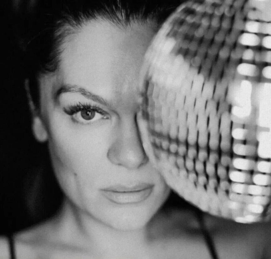 “大戏看北京”3月文艺资讯话剧《傲慢与偏见》:以舞台重现名著诠释真情与成长(图42)