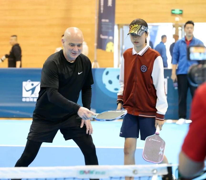 阿加西、格拉芙以匹克球致敬“乒乓外交”(图1)