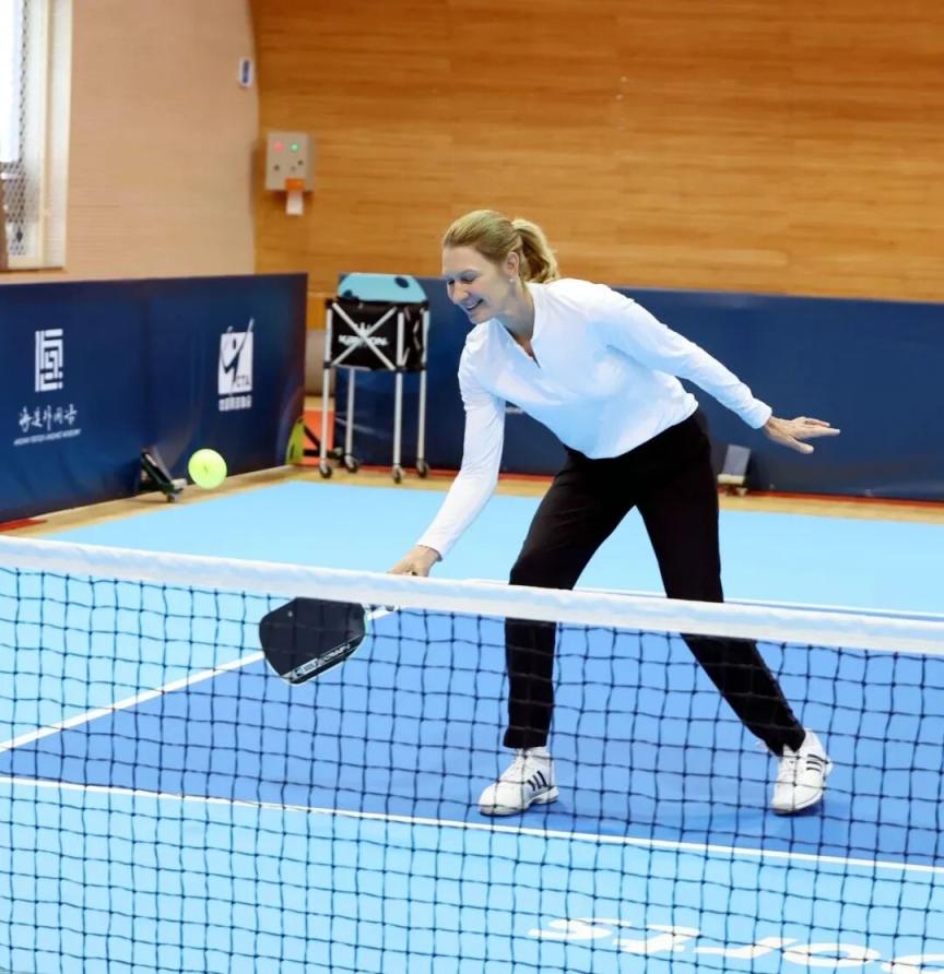 阿加西、格拉芙以匹克球致敬“乒乓外交”(图2)