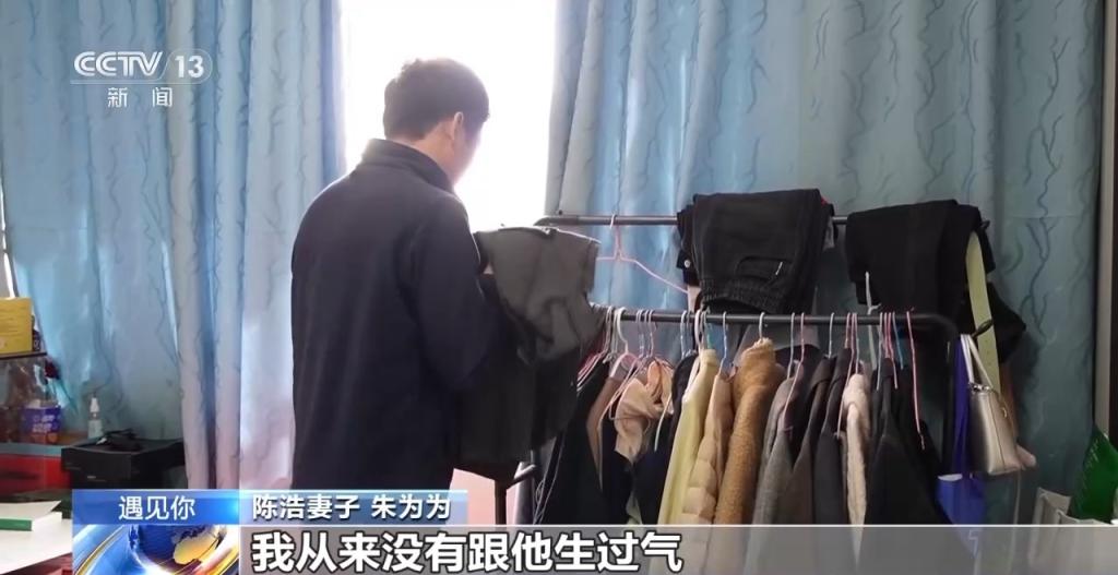 驾驶室是他的“精神书屋”！集卡司机陈浩用书籍撑起一片辽阔(图13)