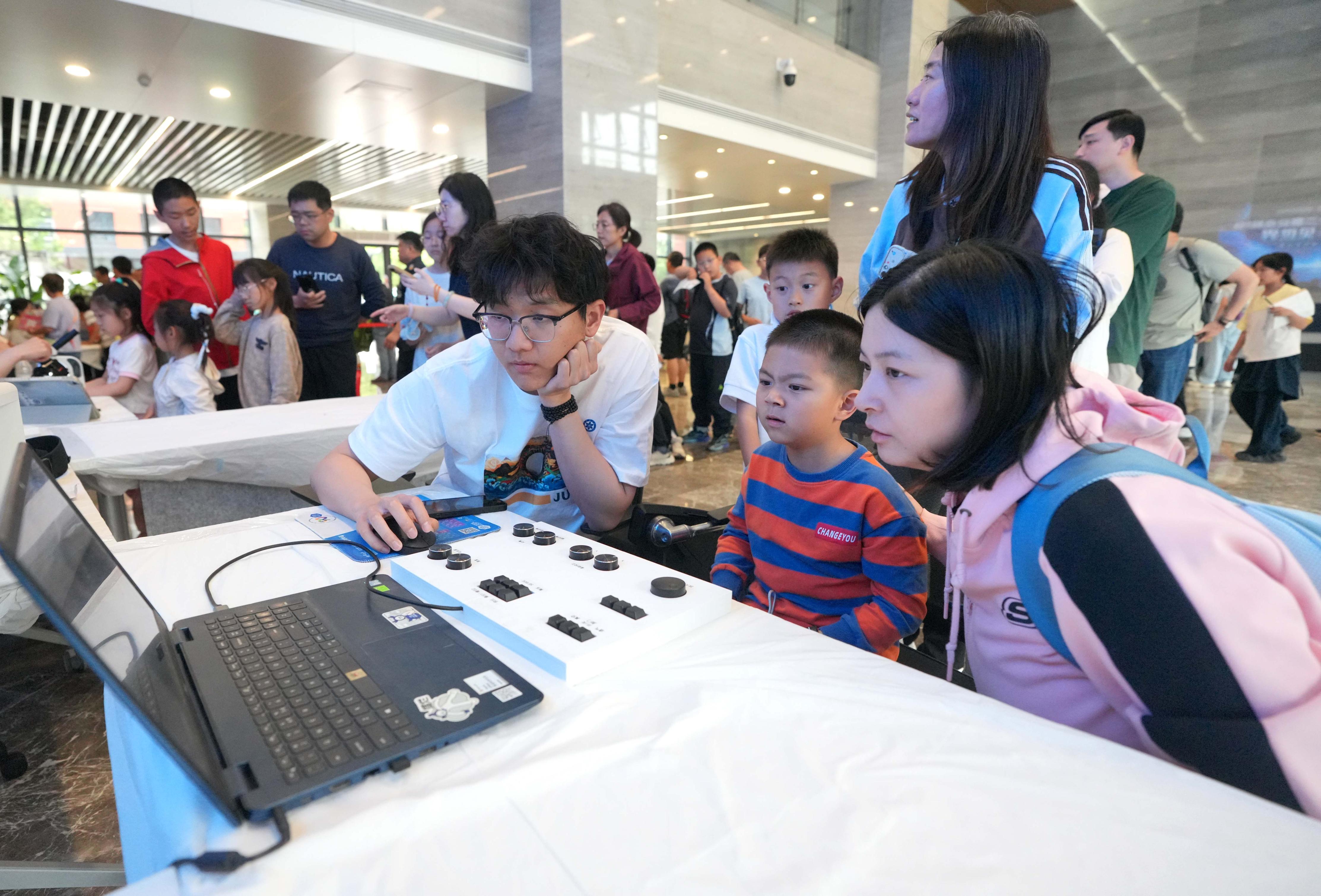 中科院公众科学日国家纳米科学中心变身乐园(图5)