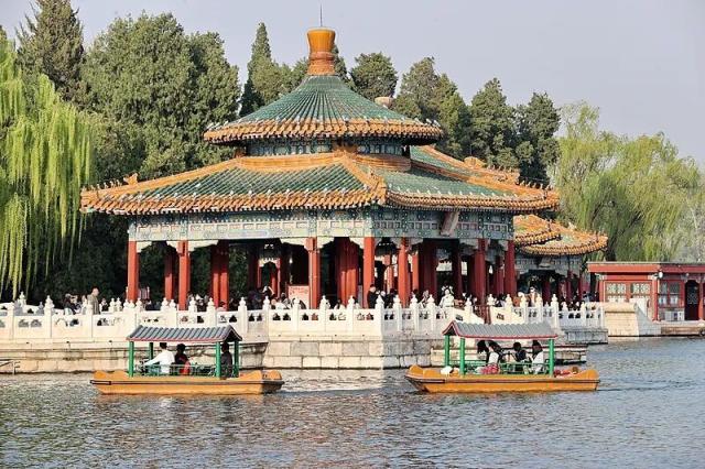 藏不住了！这座城1200多个取景地一键打卡→(图33)