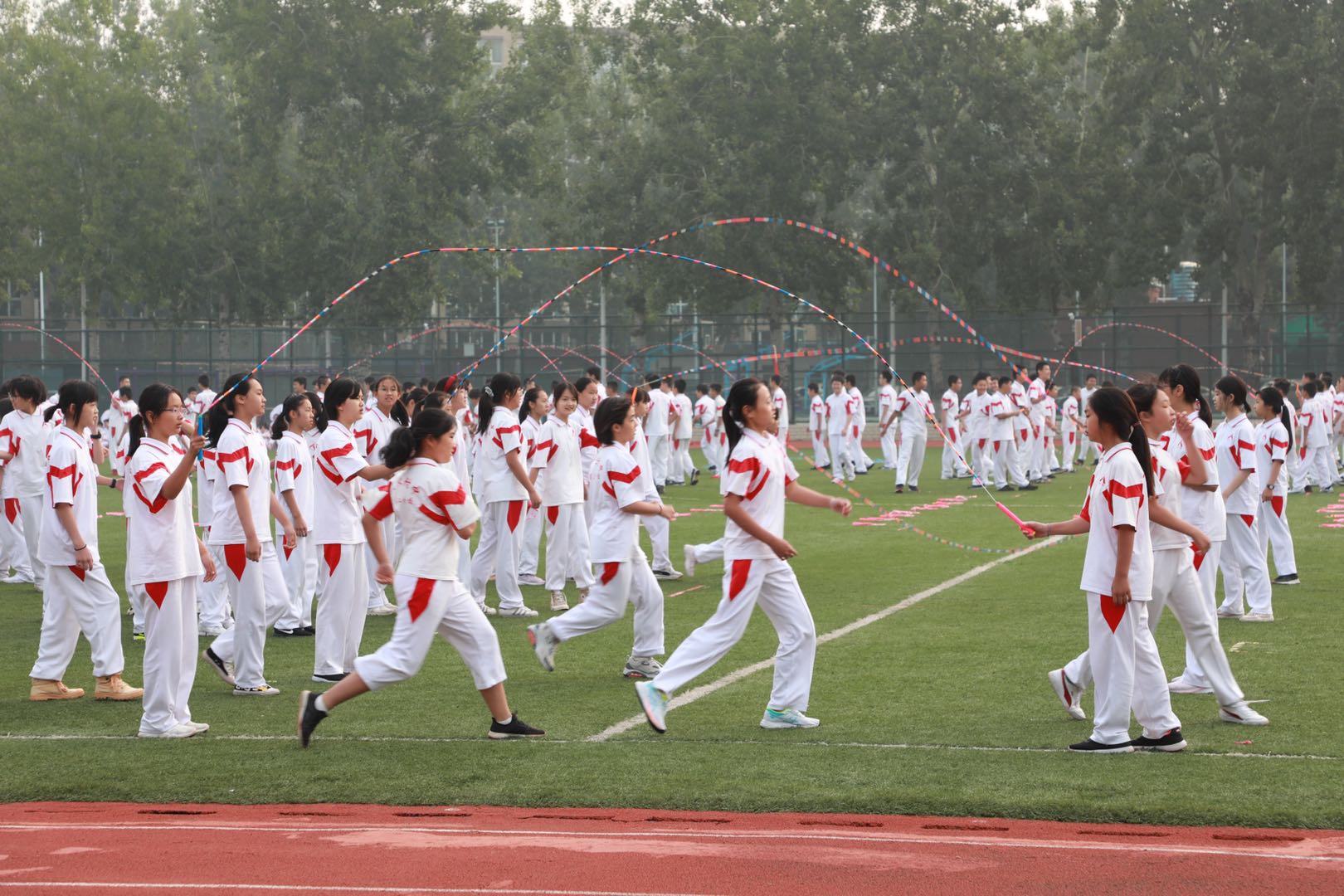 体育作业 来了 中学生开运动会 全员上 京报网