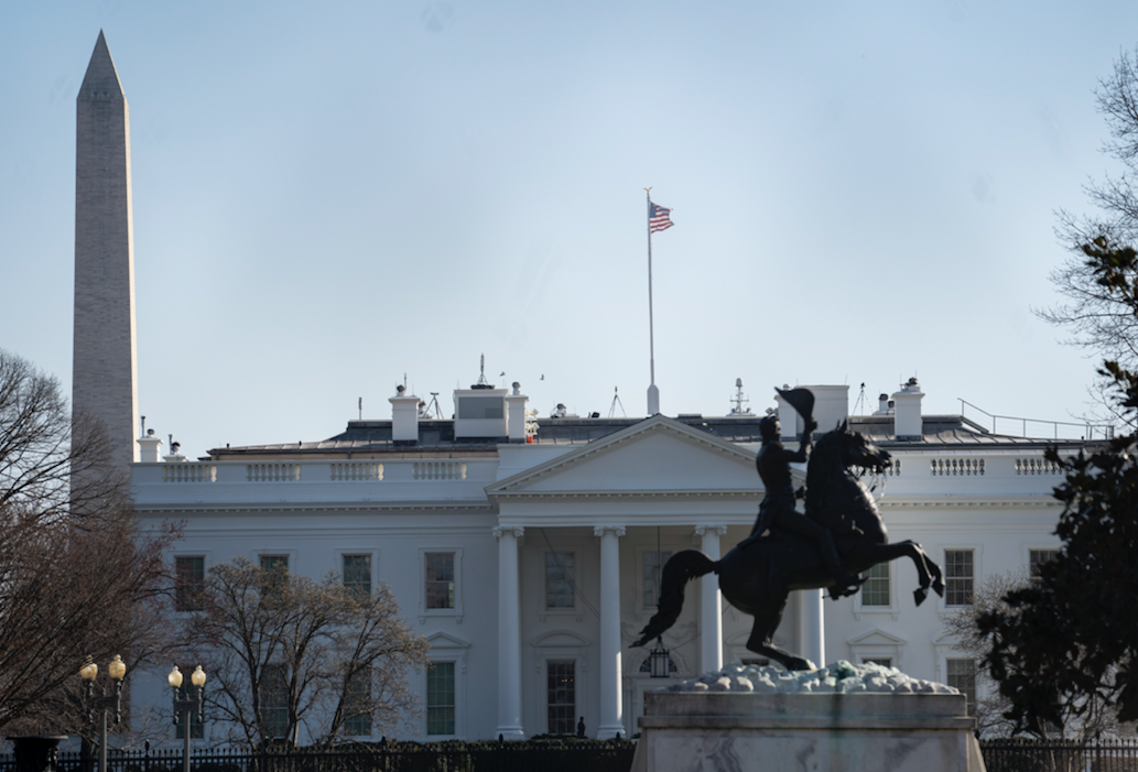 白宫发言人:前总统错误言论加剧对亚裔歧视