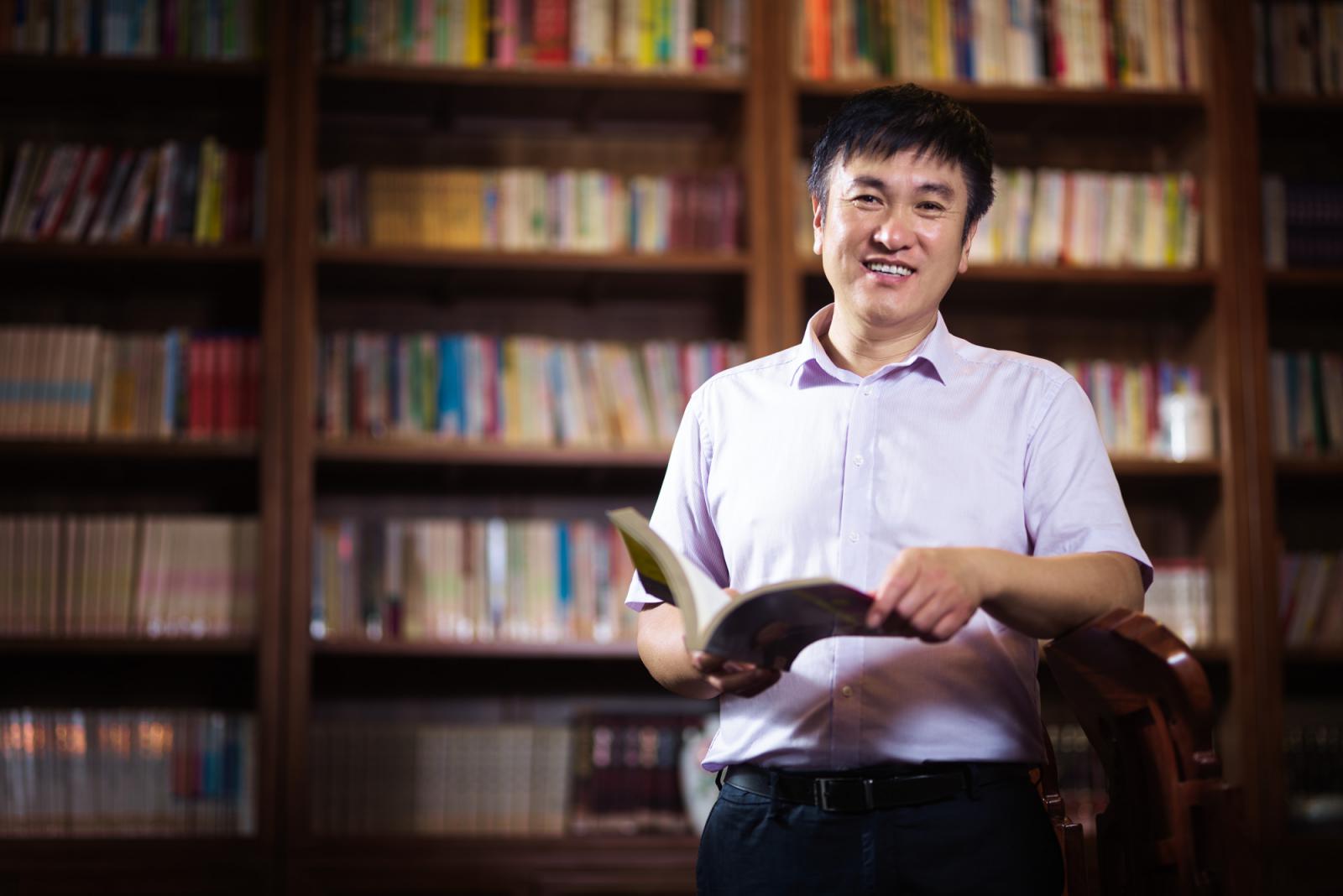 记北京市海淀区民族小学校长马万成