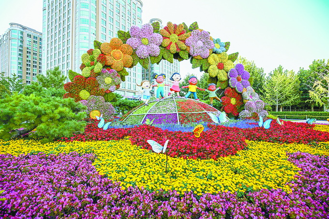 从平面铺陈到立体呈现,天安门广场摆花式样35年历经三次变迁