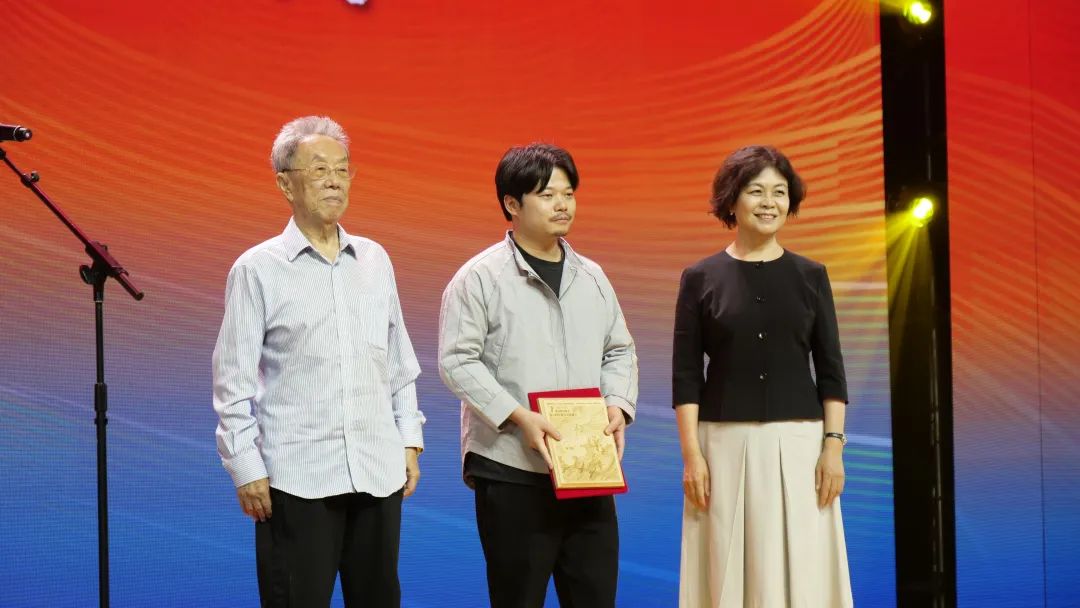 祝贺八十八华诞!“人民艺术家”王蒙:不老的青春_北京日报网