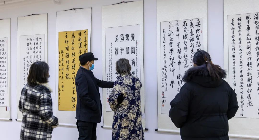 翰墨丹心壮写新时代新征程——大兴区职工书法展靓出新国门精气神_北京日报网