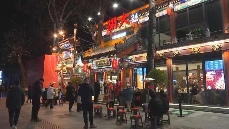 多图来袭:簋街、三里屯......今晚的北京热闹极了!_北京日报网