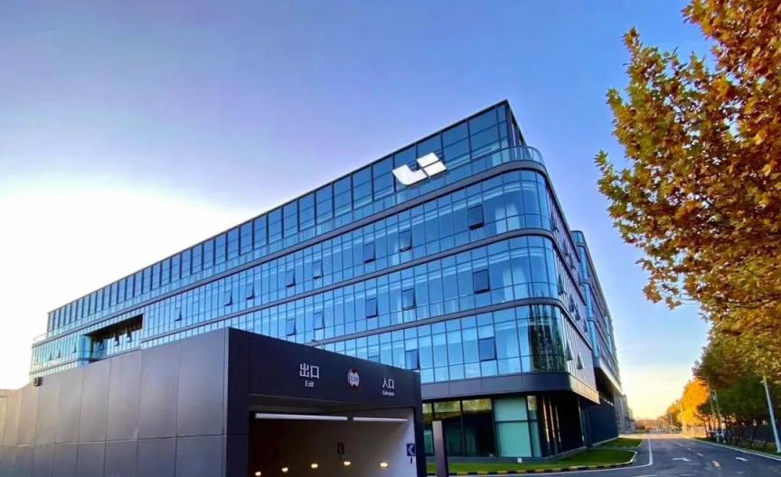 园区内,理想汽车,北京奔驰等新能源汽车生产基地项目工程陆续开工