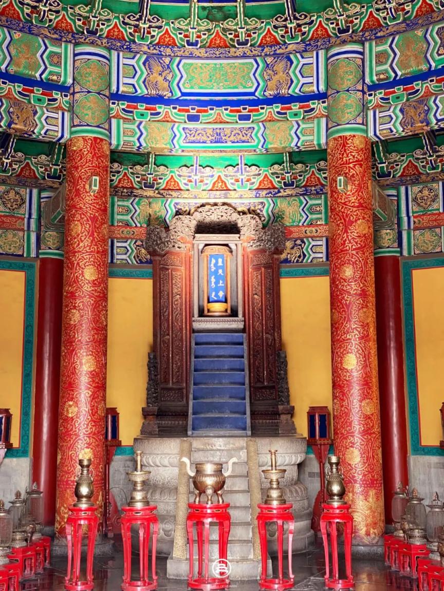 重要场所,承载着国家最重要祀典任务的天坛,在祈年殿,皇乾殿,皇穹宇中