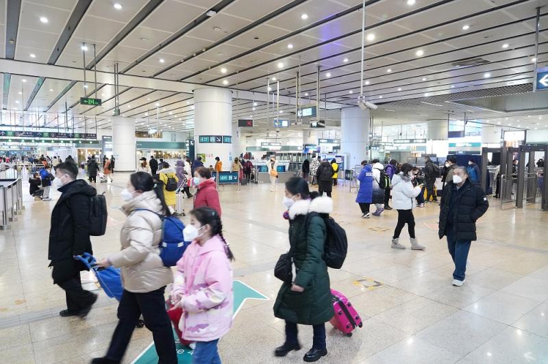 春节假期 京港地铁所辖各线客运量共计390.8万人次_北京日报网