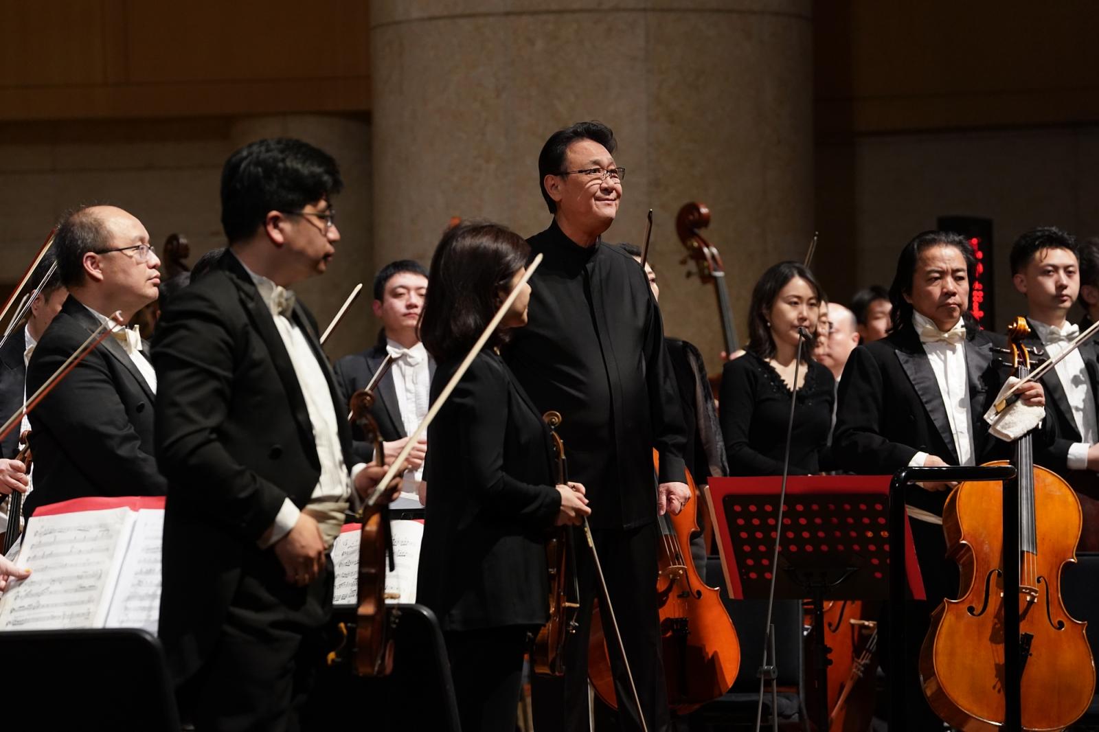 竹笛古筝交响乐中格外清亮 谭利华指挥北京交响乐团上演《祖国颂》