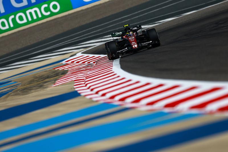 中国首位F1正式车手周冠宇:把遗憾化作动力,新赛季更上一层楼_北京日报网