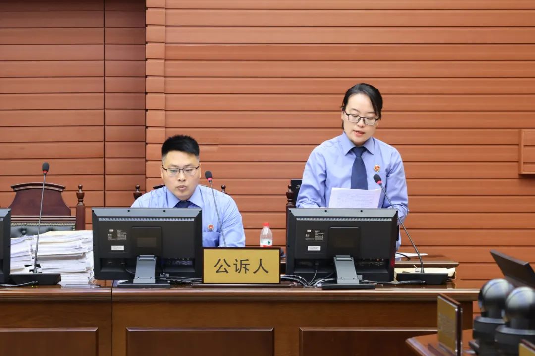 中信银行宁波分行原行长吴学文受贿违法发放贷款案一审开庭