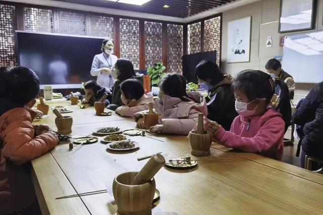 去京城这些地方，沉浸式体验中医药文化