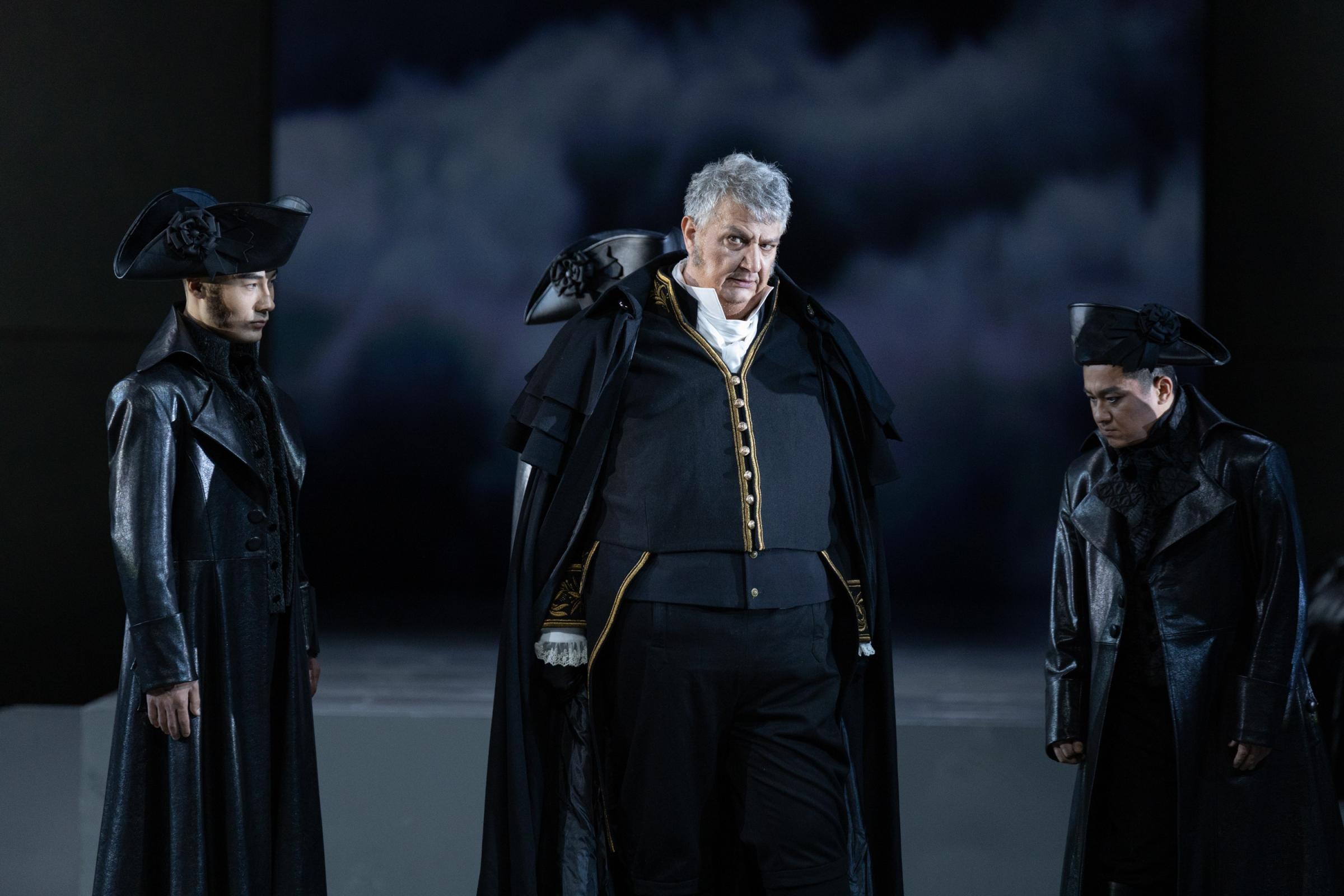 歌剧《托斯卡》:国际组演员回归,简约舞台意味无穷_京报网