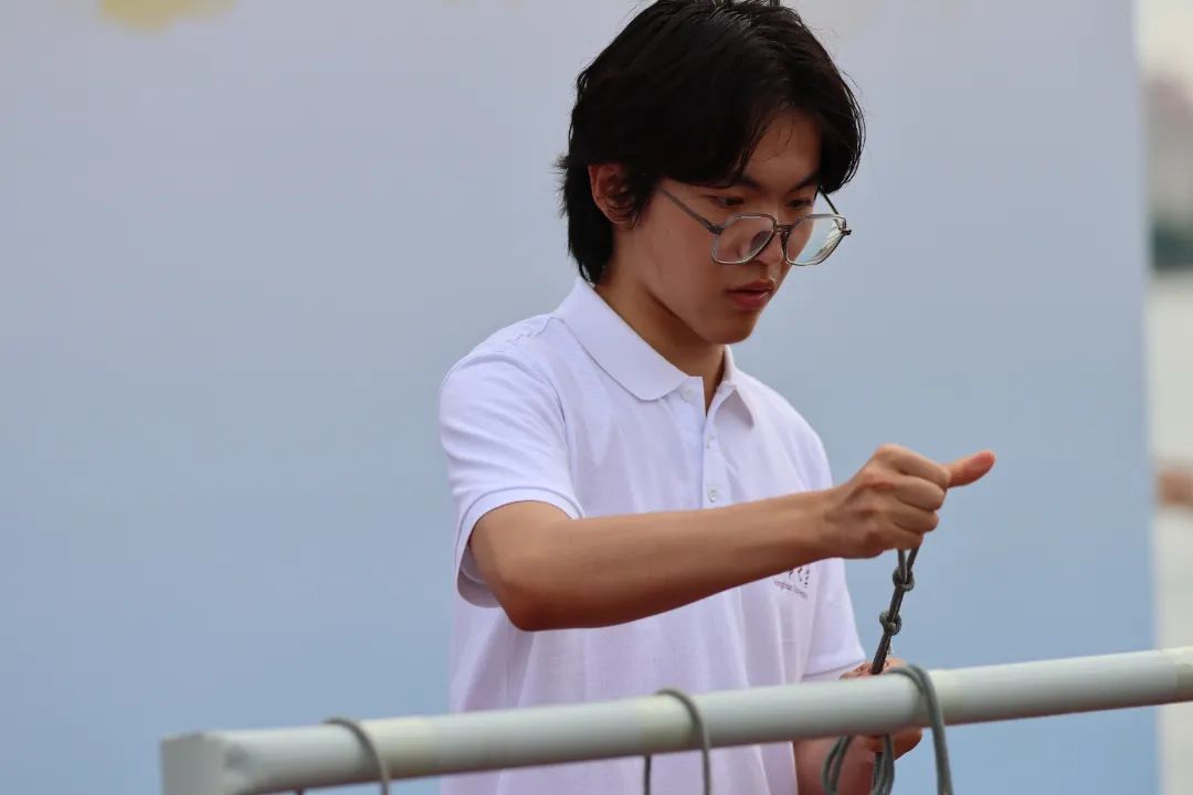 清华学子"沉浸式"体验舰艇训练,生活