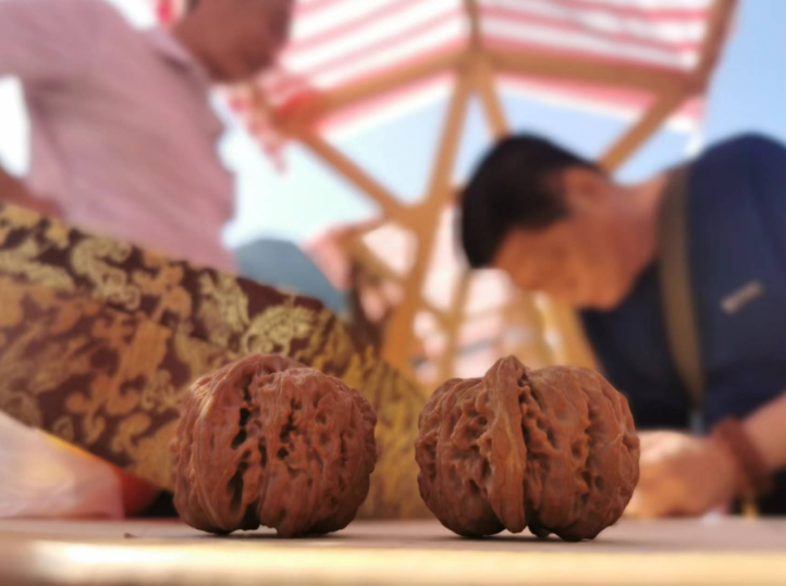 四座楼”文玩核桃熟了！老款闷尖狮子头等极品亮相