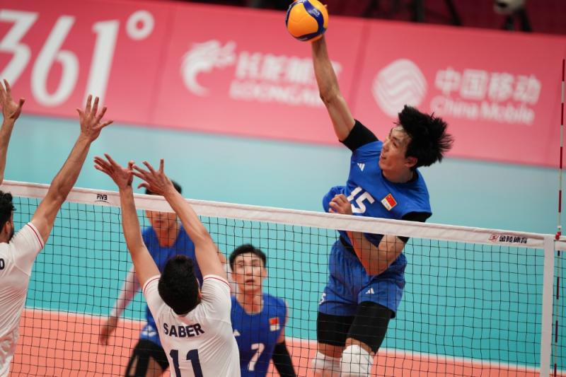 中国队获得杭州亚运会男子排球银牌