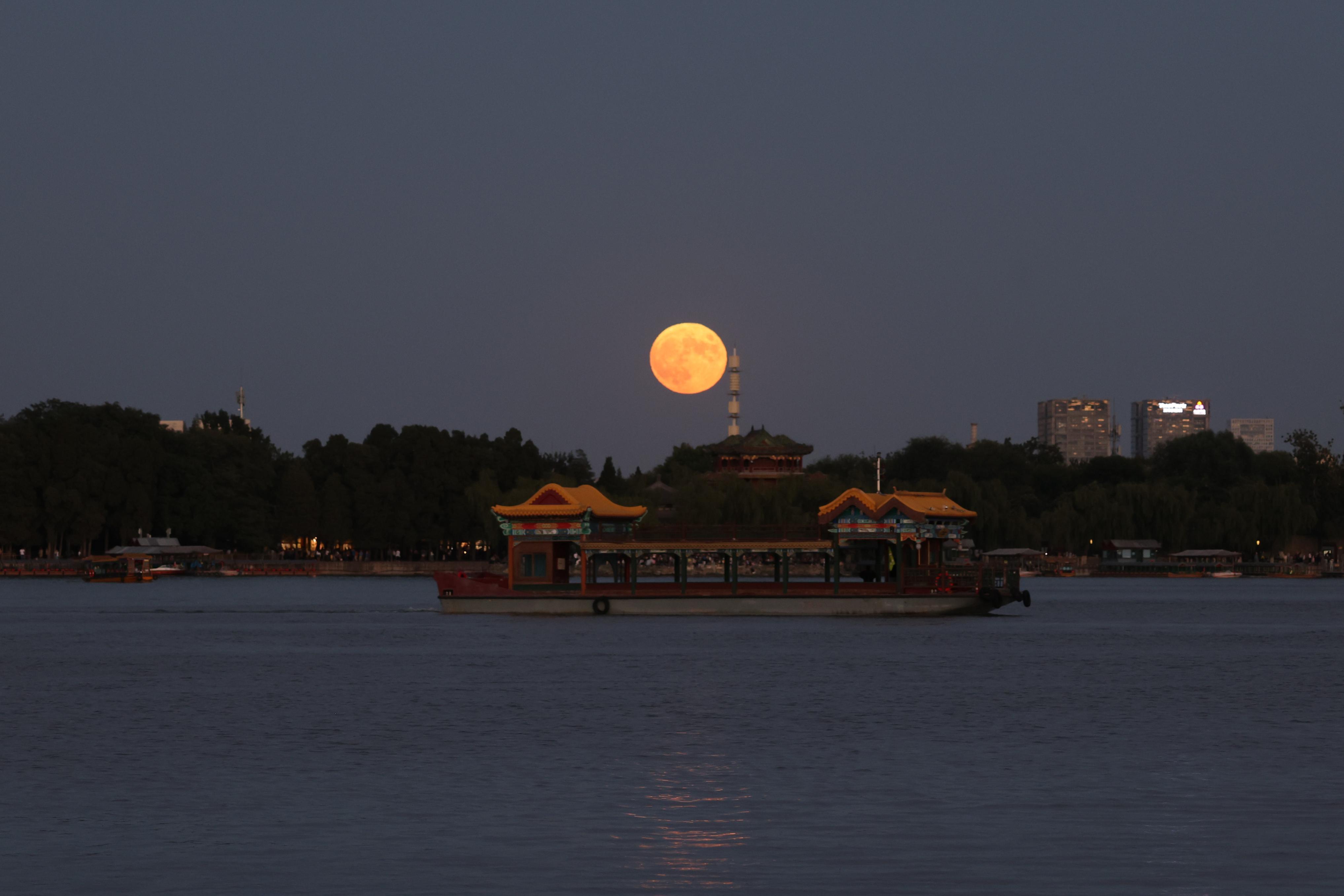 绝美图集北京中秋皓月当空谁在陪你一起赏月
