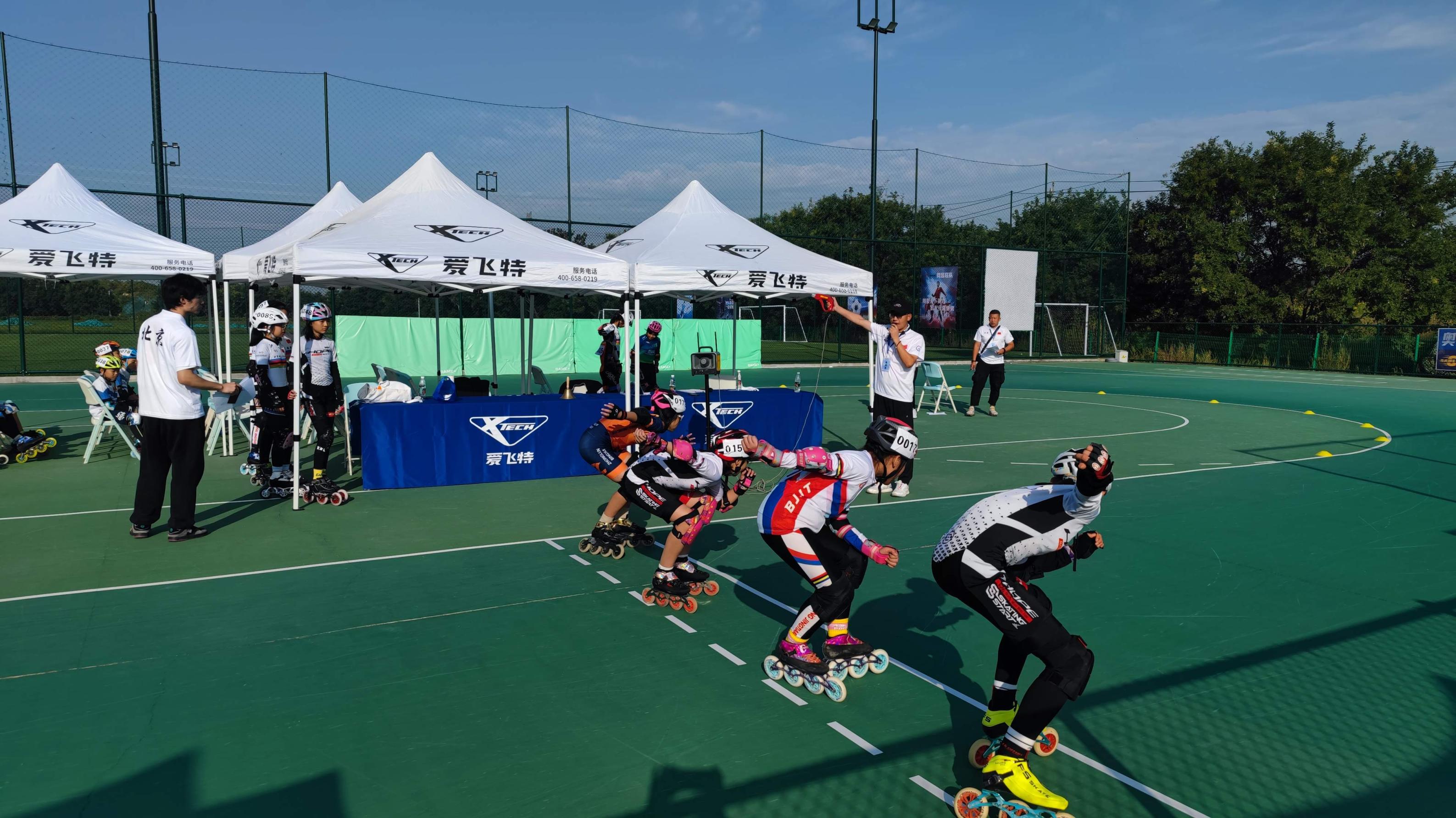 大众冰雪北京公开赛首设速度轮滑比赛300人参与