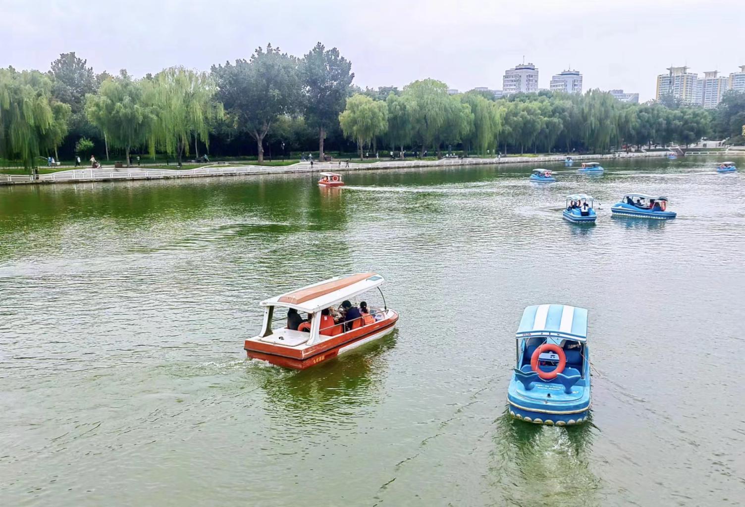 泛舟赏秋色!北京多家公园推出5g游船智慧管理系统