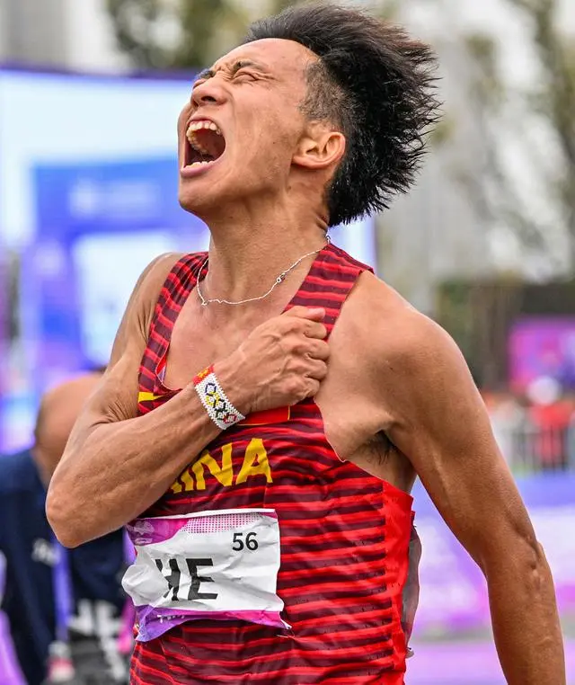 从陪练到创造纪录马拉松之路何杰拼到底