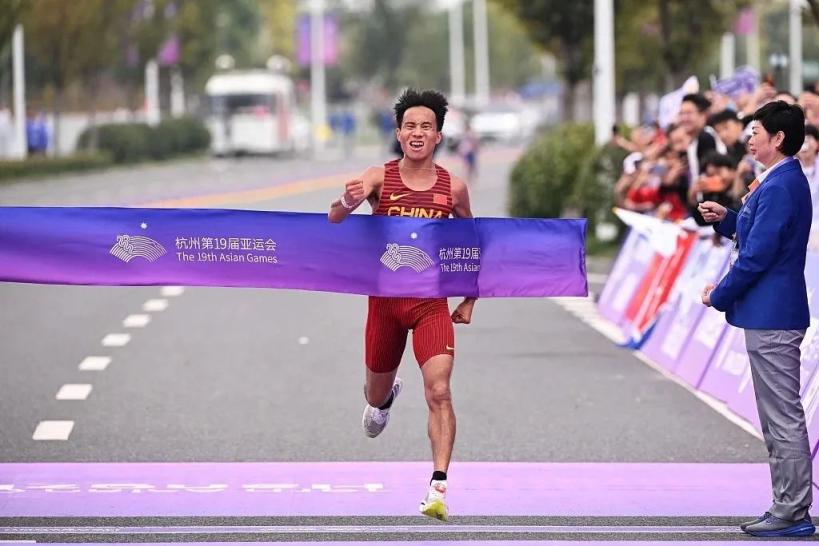 何杰,曾经的“赤脚少年”夺得亚运马拉松冠军_京报网