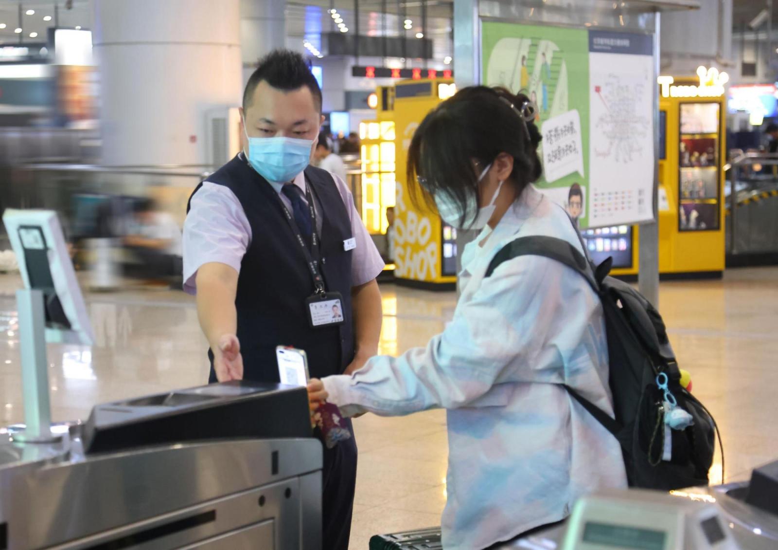 中秋及国庆假期京港地铁所辖各线客运量共计12156万人次