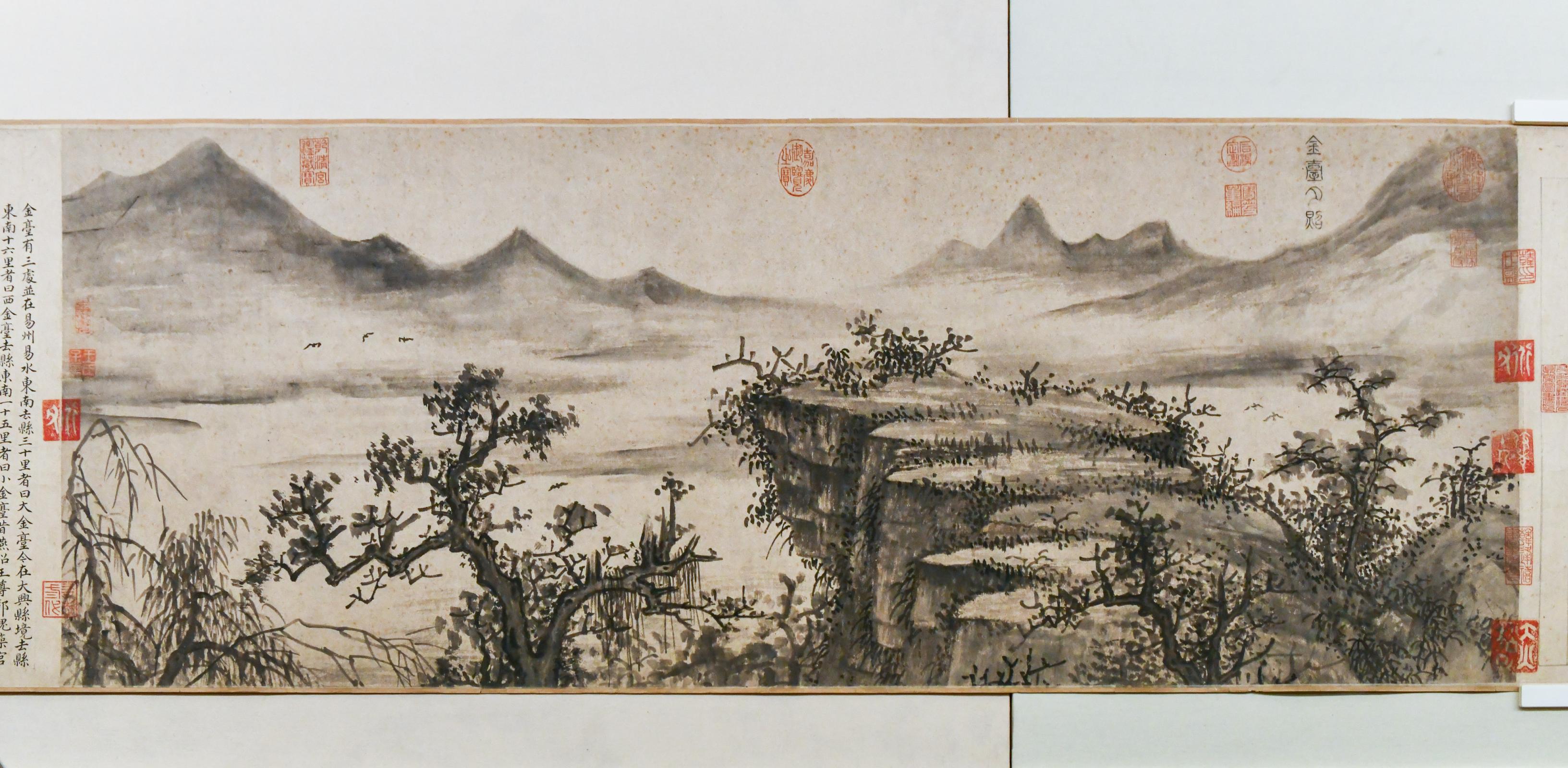 居庸叠翠",玉泉山的"玉泉垂虹",太液池的"太液晴波",琼岛的"琼岛春云"