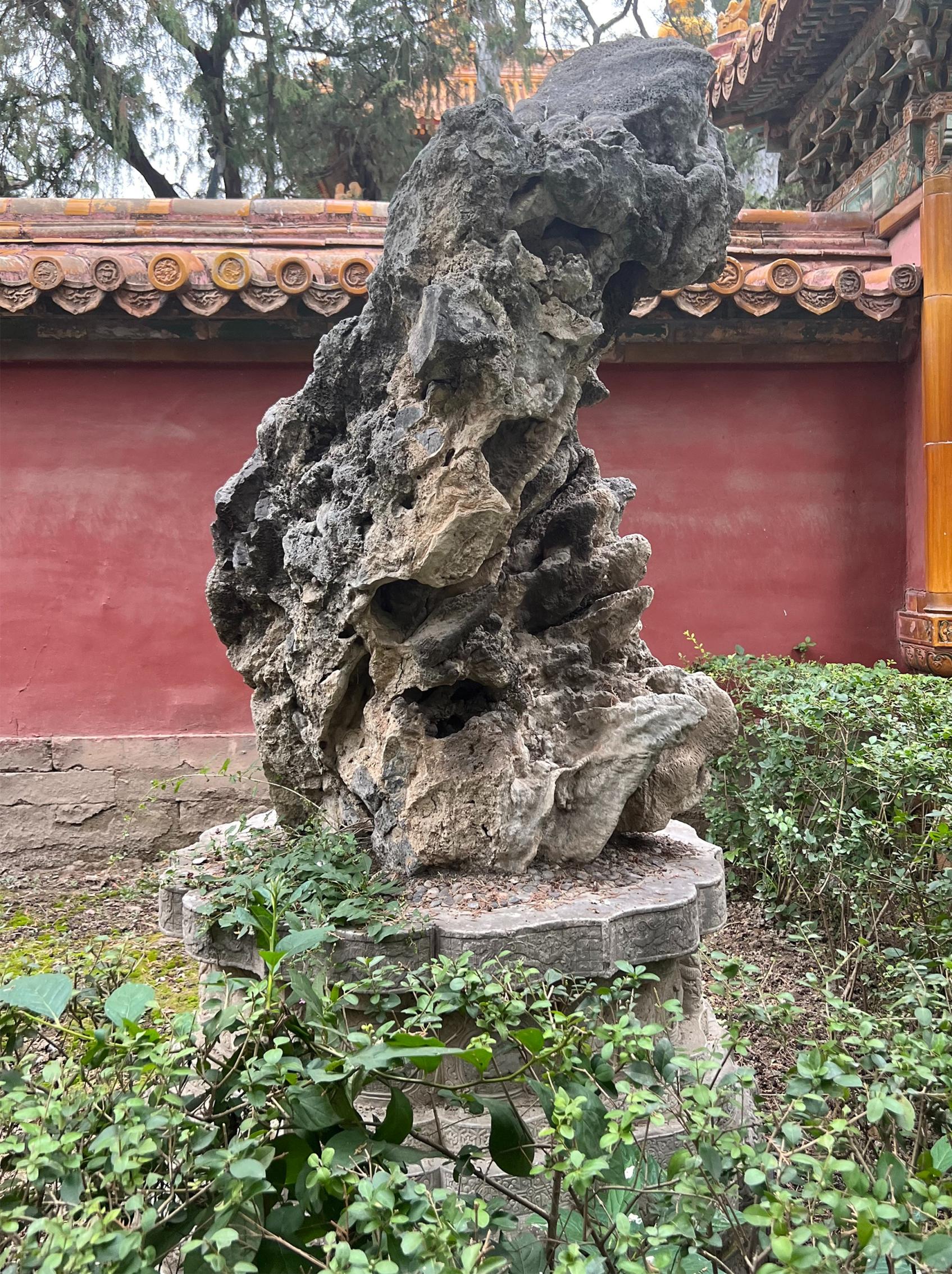 木变石太湖石英石钟乳石御花园里有哪些奇石