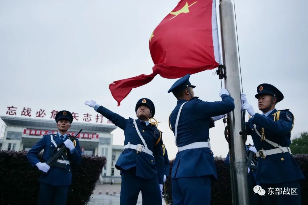 敬礼官兵整齐列队举行升国旗仪式东部战区空军各部队隆重集会人民空军