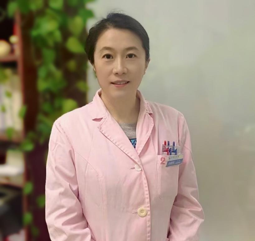 毕业于昆明医科大学临床儿科系,从事儿科临床工作30余年,曾在中日友好