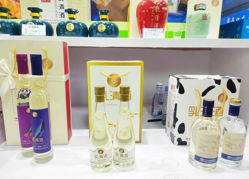 巴林左旗乳清酒系列产品.