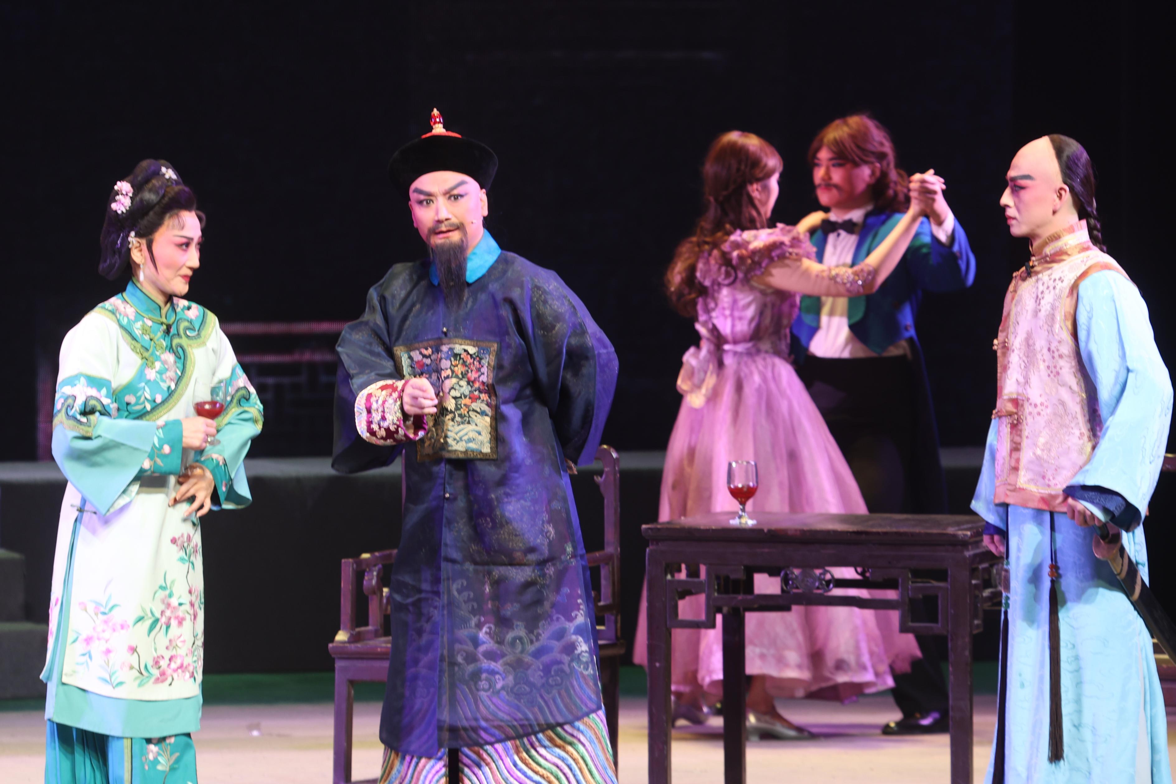 安徽省精品剧目展演活动启幕大型徽剧刘铭传唱响长安大戏院