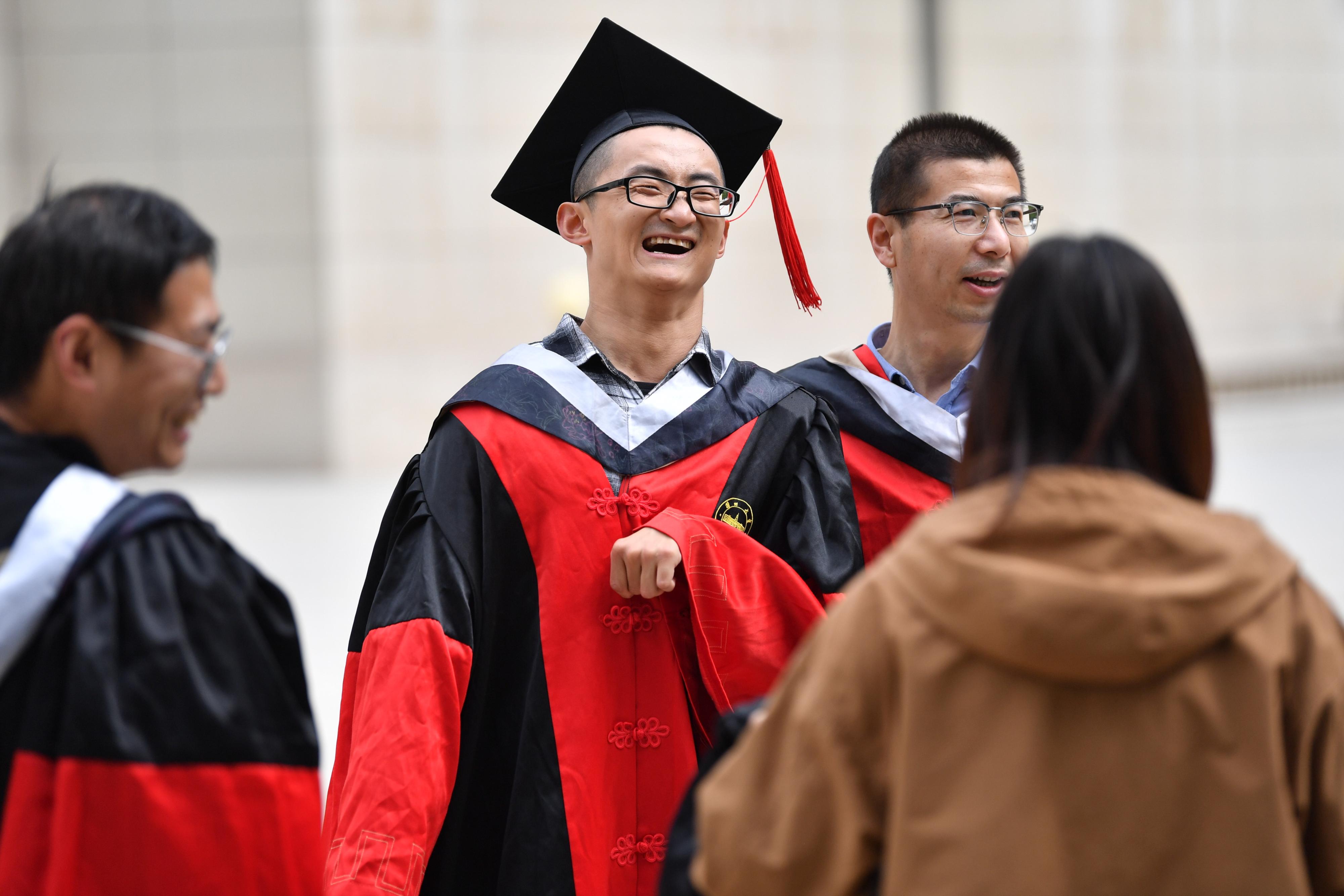 新华社记者 胡晨欢 摄4月12日,在位于江西省赣州市的南康中学北校区