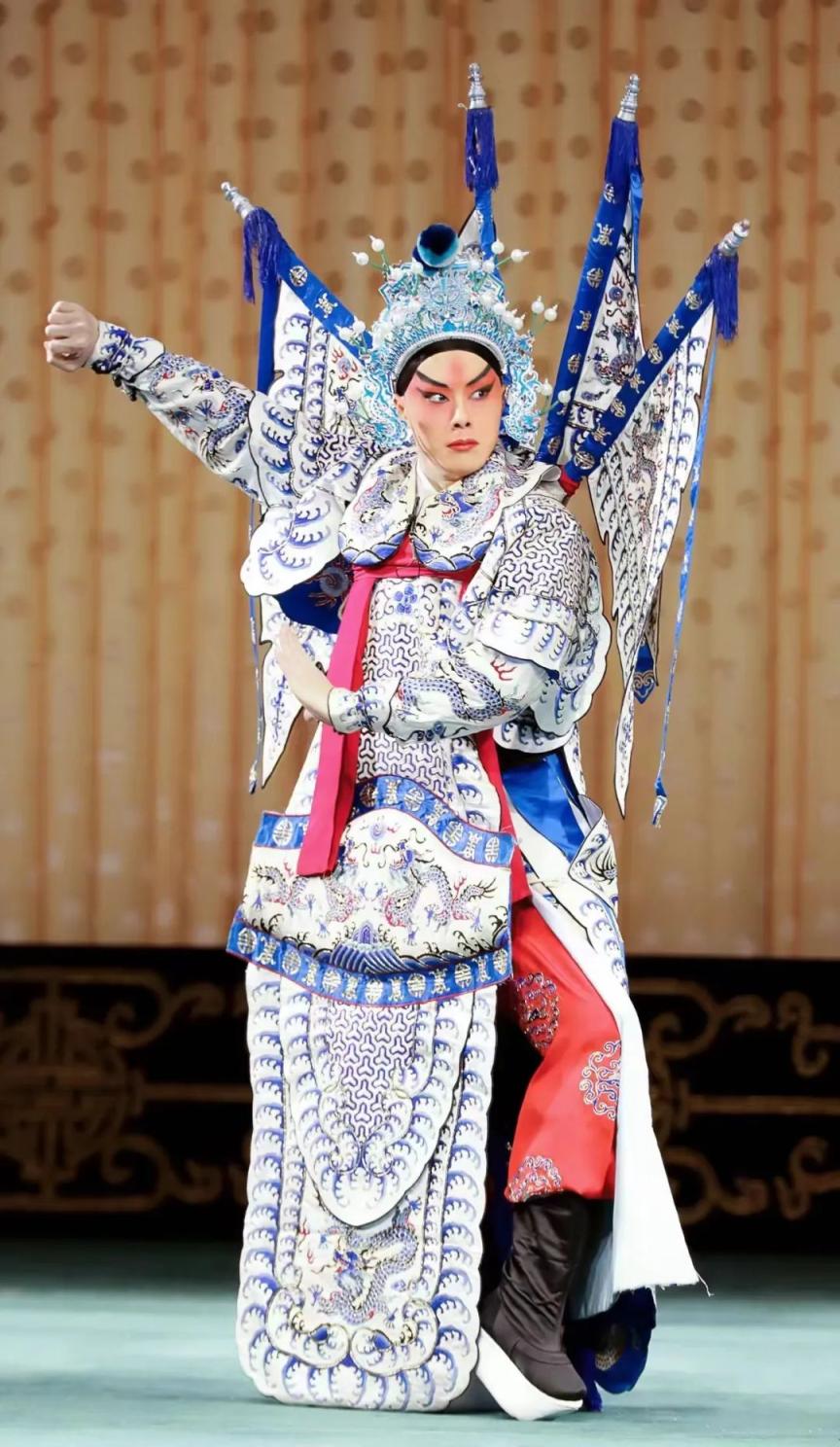 青春国粹闪亮登场国粹芬芳龙凤呈祥京剧龙凤呈祥即将上演