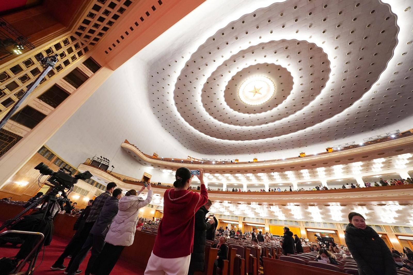 人民大会堂再次响起《红旗颂》,北京新年音乐会奏响热烈旋律迎新年