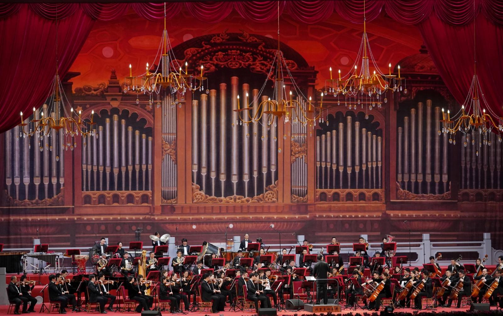 人民大会堂再次响起《红旗颂》,北京新年音乐会奏响热烈旋律迎新年