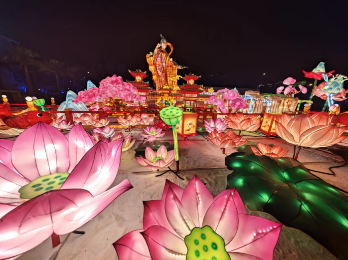 石景山游乐园恢复迎春庙会首次举办灯火游园会