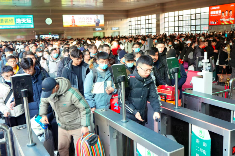 "北京西站地铁,铁路安检互认,不必二次安检,非常方便.现在超