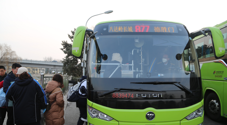 3倍,为应对春节期间旅游客流高峰,北京公交集团客八分公司采取多项