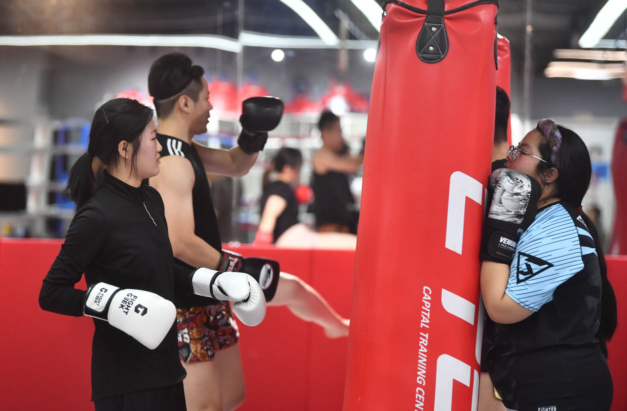 想成为下一个贾玲吗京城格斗馆火起来了直击