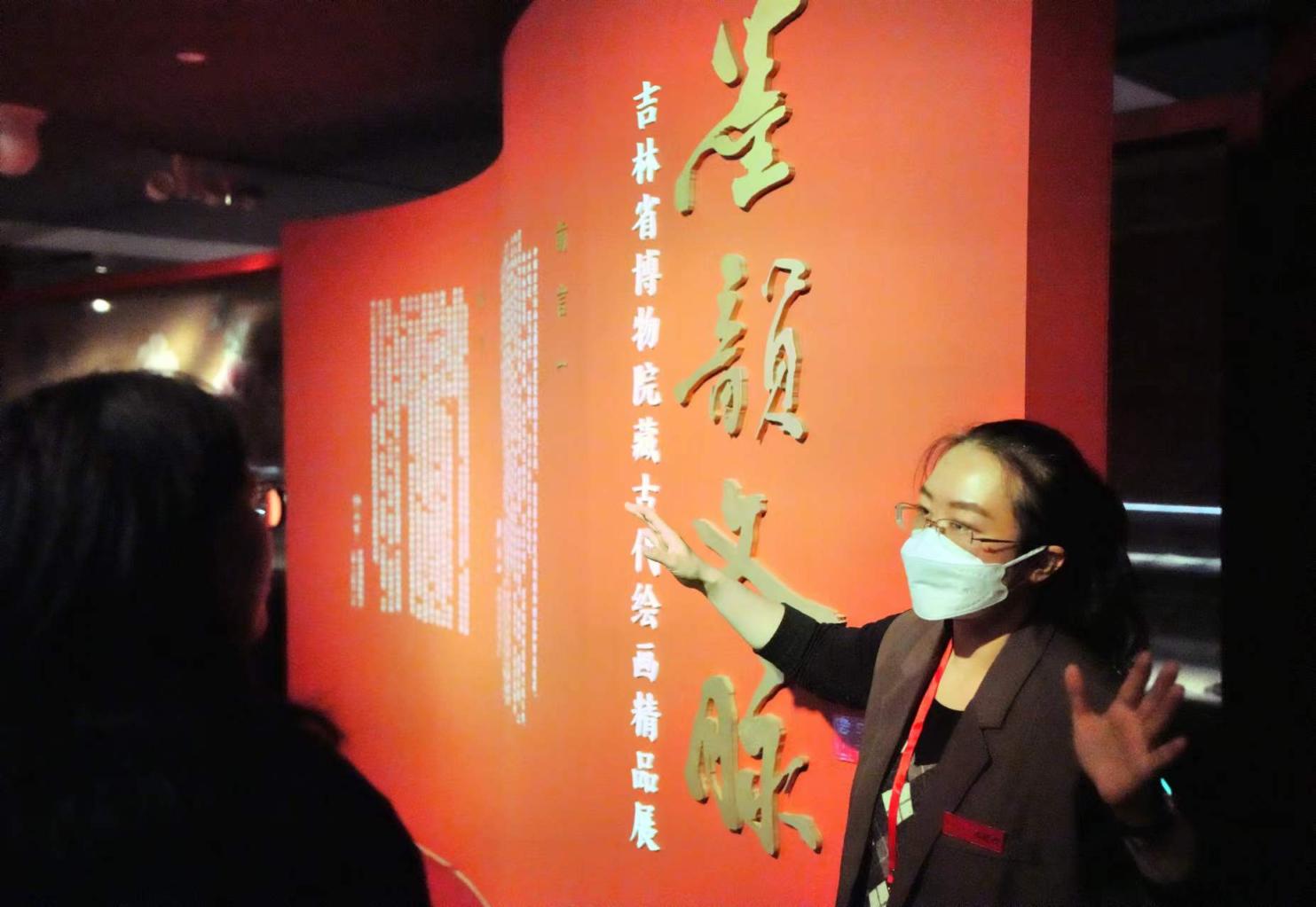 走进中国美术馆志愿者最幸福的是在观众心里种下美的种子