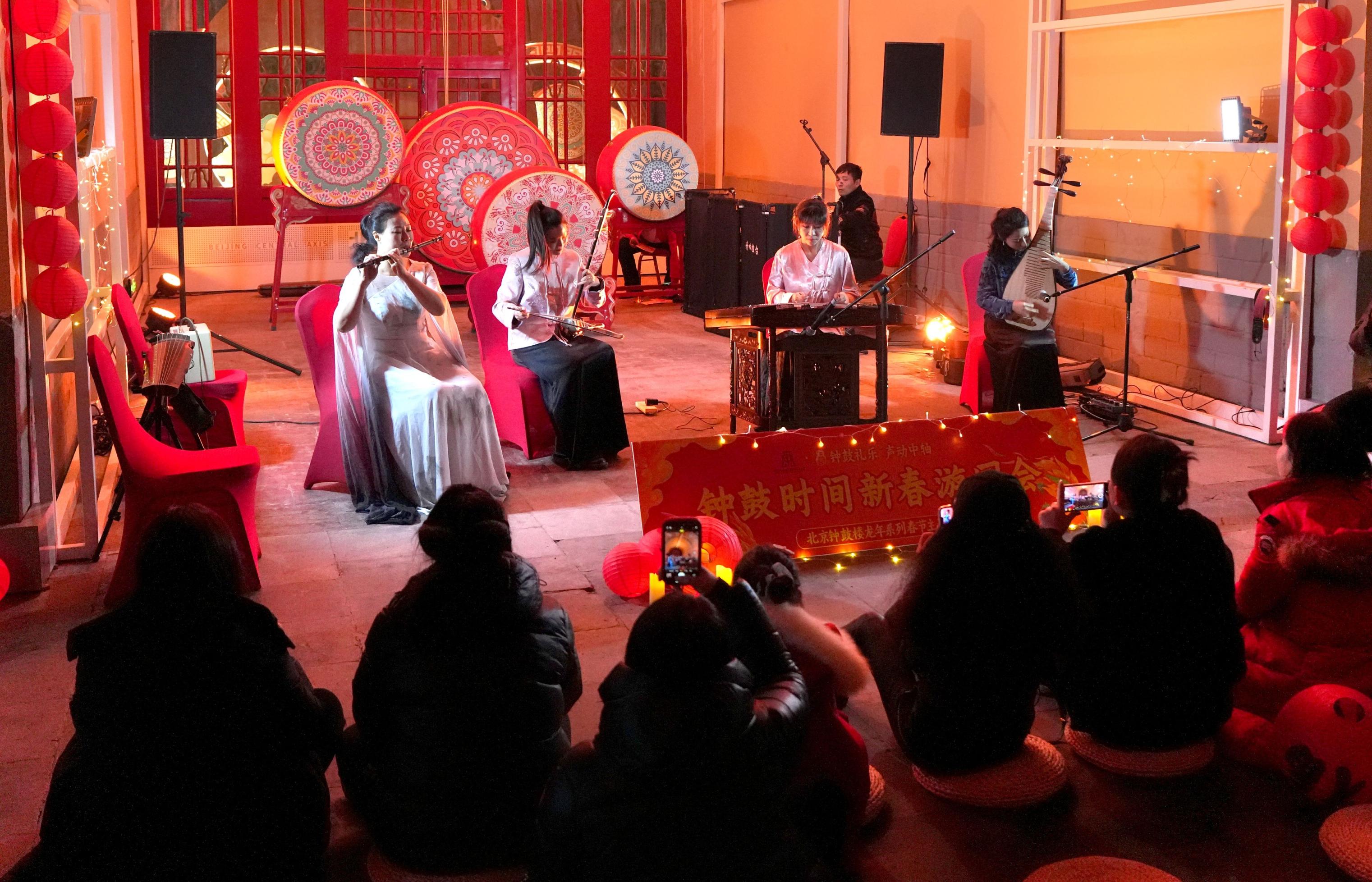 钟鼓楼元宵夜奏响音乐会，文创、茶饮、游园会等全业态服务节日游客_京报网