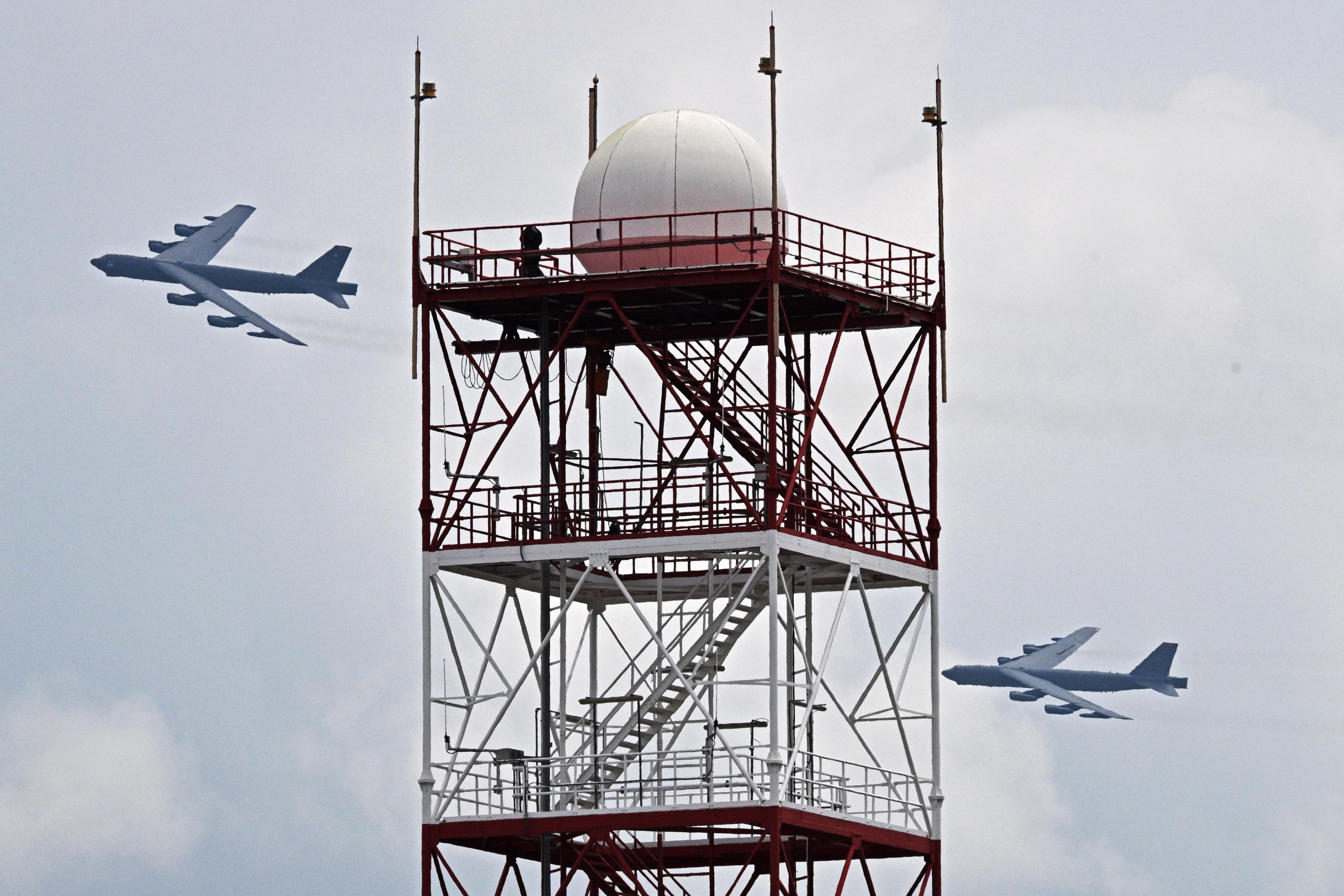 新华社发(邓智炜摄)俄罗斯卫星通讯社援引美国迈诺特空军基地发言人的