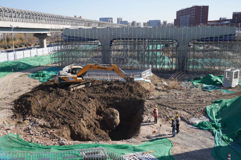 北清路快速化改造复工，预计9月底高架桥南半幅主体完工_京报网
